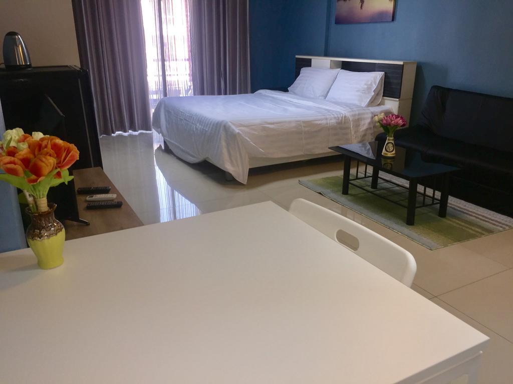 Br-Guesthouse Pattaya Exterior photo